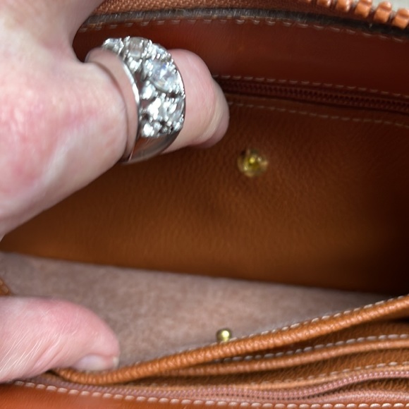 Exceptionally Good Condition Dooney&Bourke Cross B - Picture 13 of 14